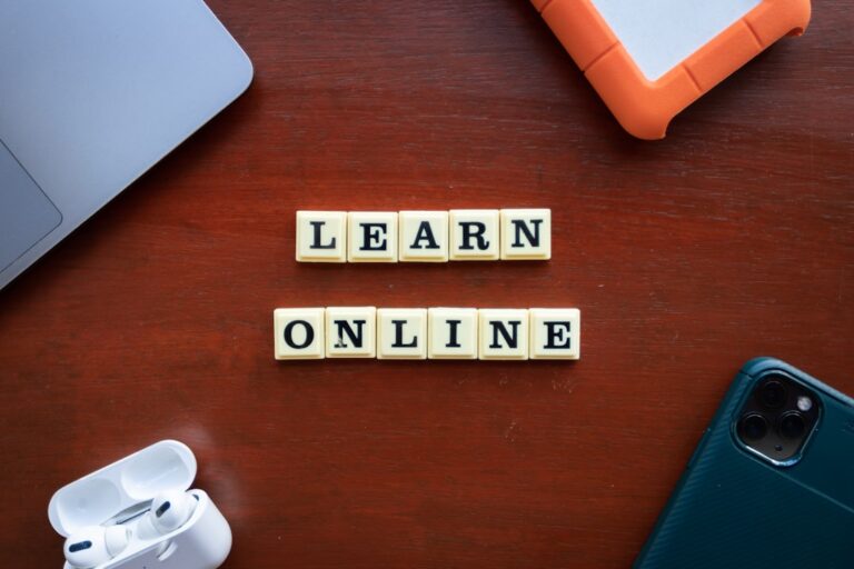 E-learning dla nauczycieli szkół specjalnych – jak radzić sobie z barierami cyfrowymi